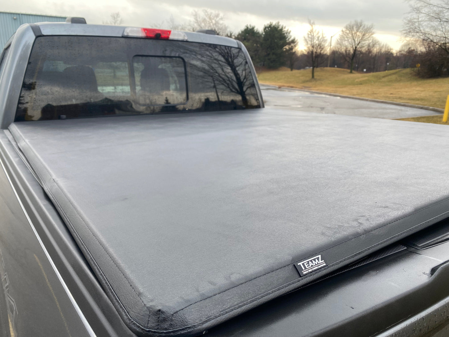 Soft tonneau cover 07 rear edge.
