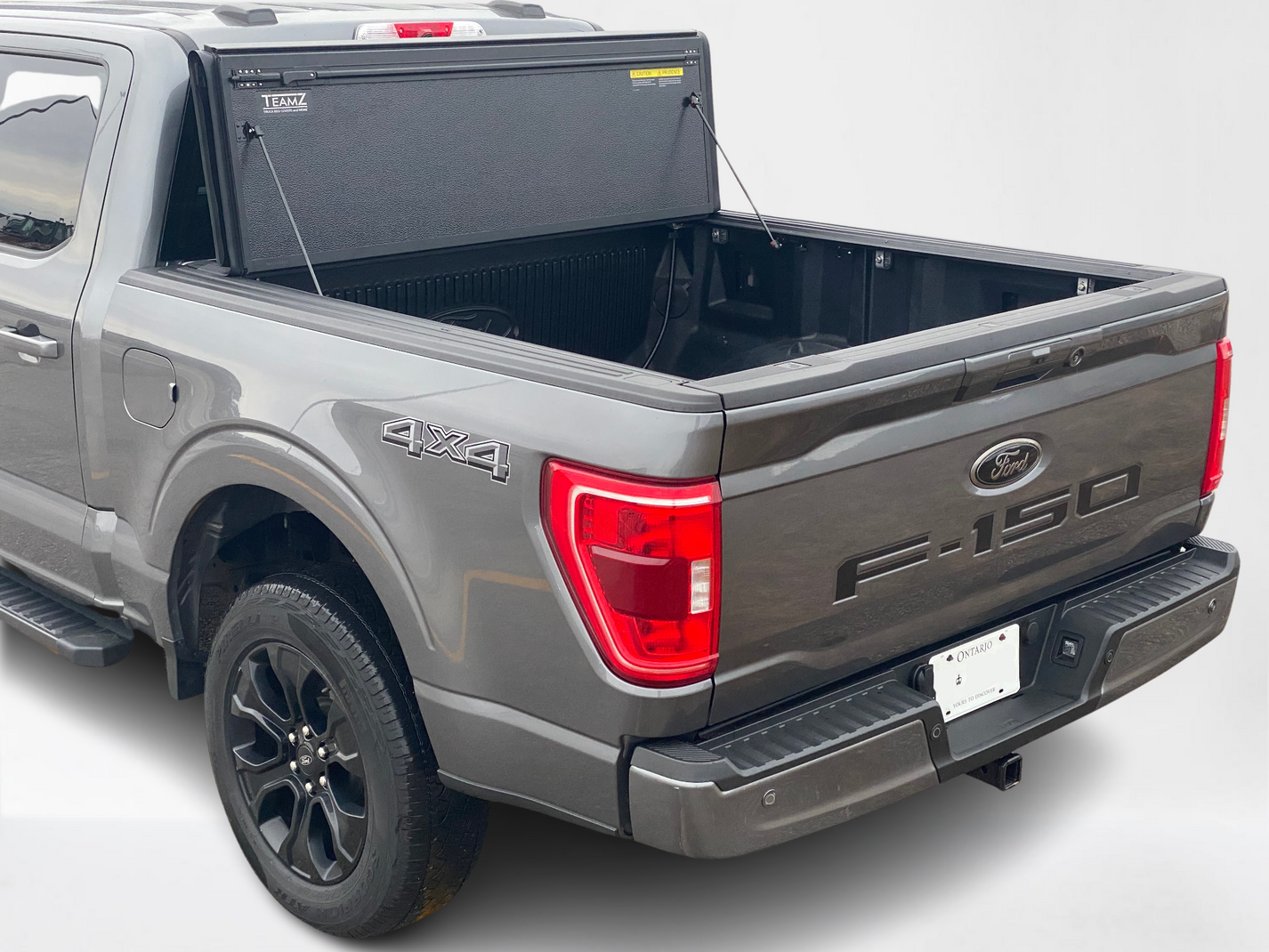 Ford F 150 Hard Tri Fold Tonneau Cover Teamz Truck Bed And Tonneau Covers