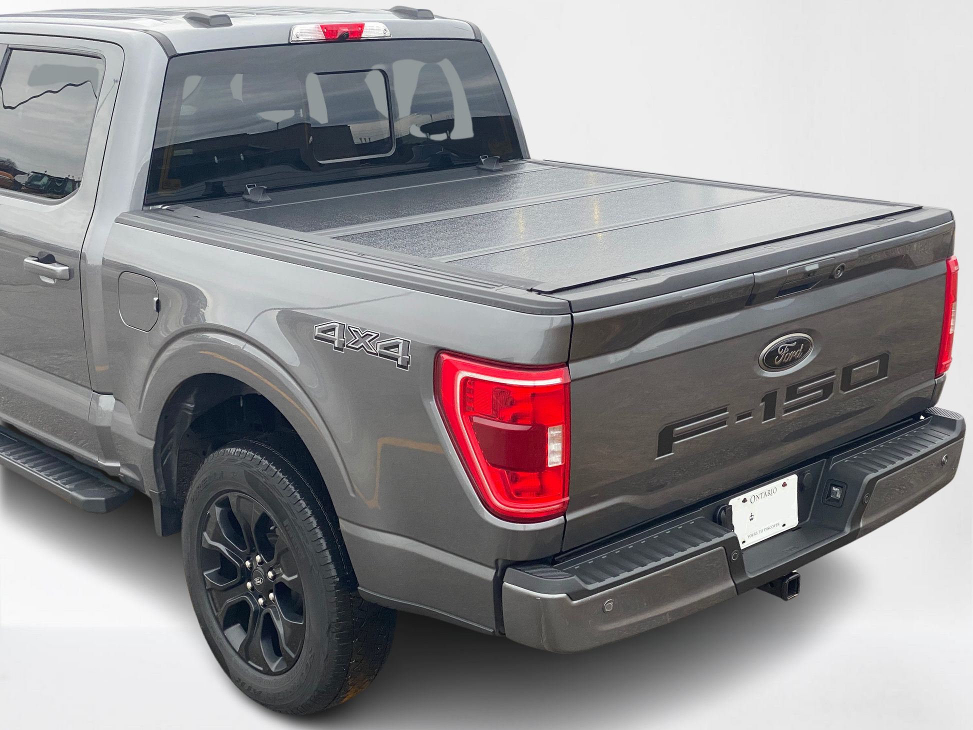 02 Hard tonneau cover low profile.