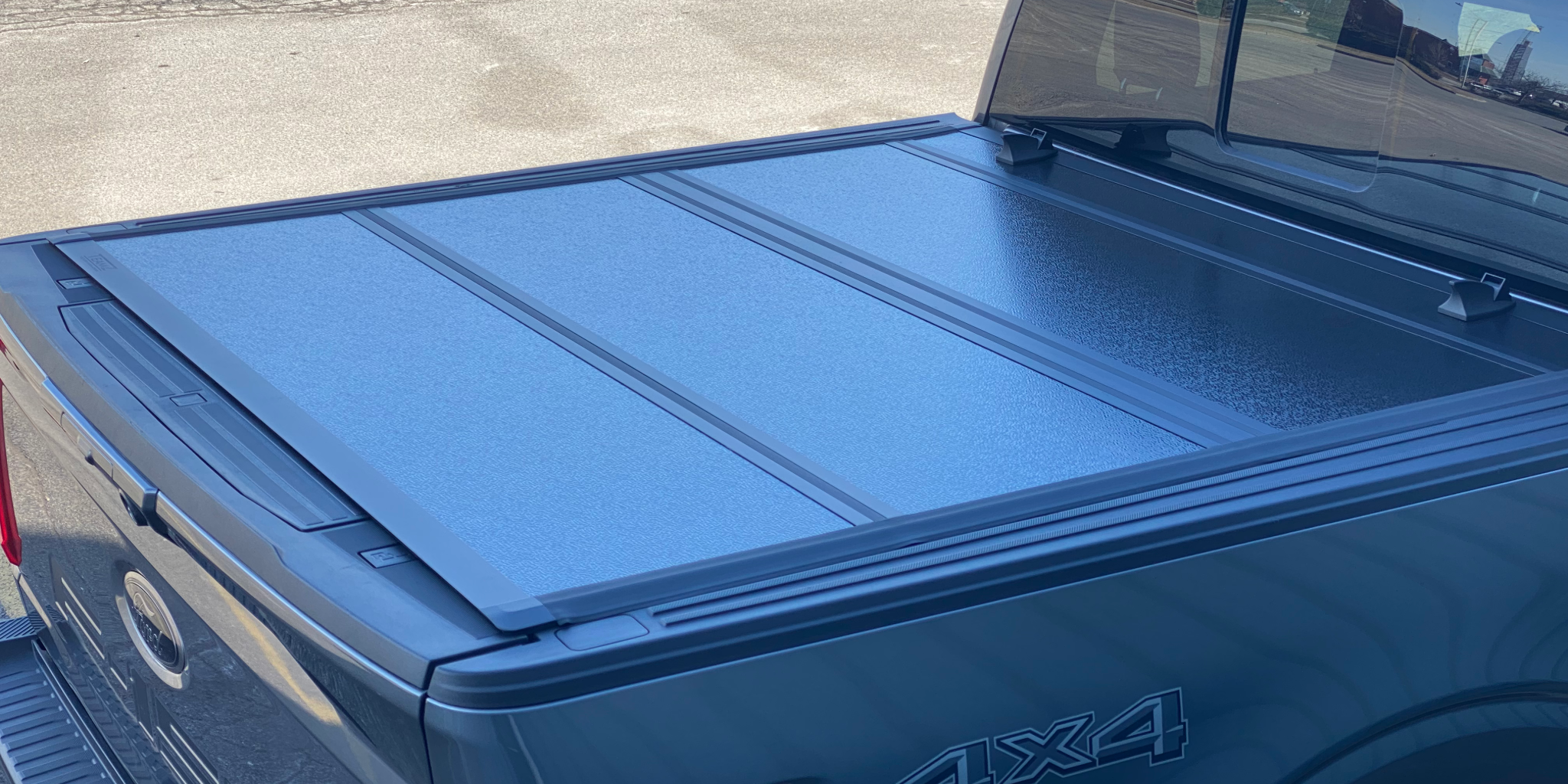 Right rear view of the hard tri-fold tonneau cover fits Ford F150.